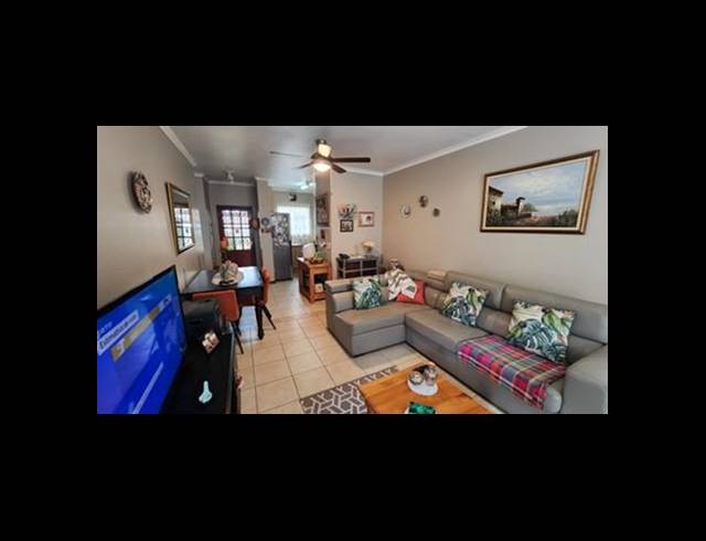 2 BEDROOM TOWNHOUSE FOR SALE IN PRIMROSE